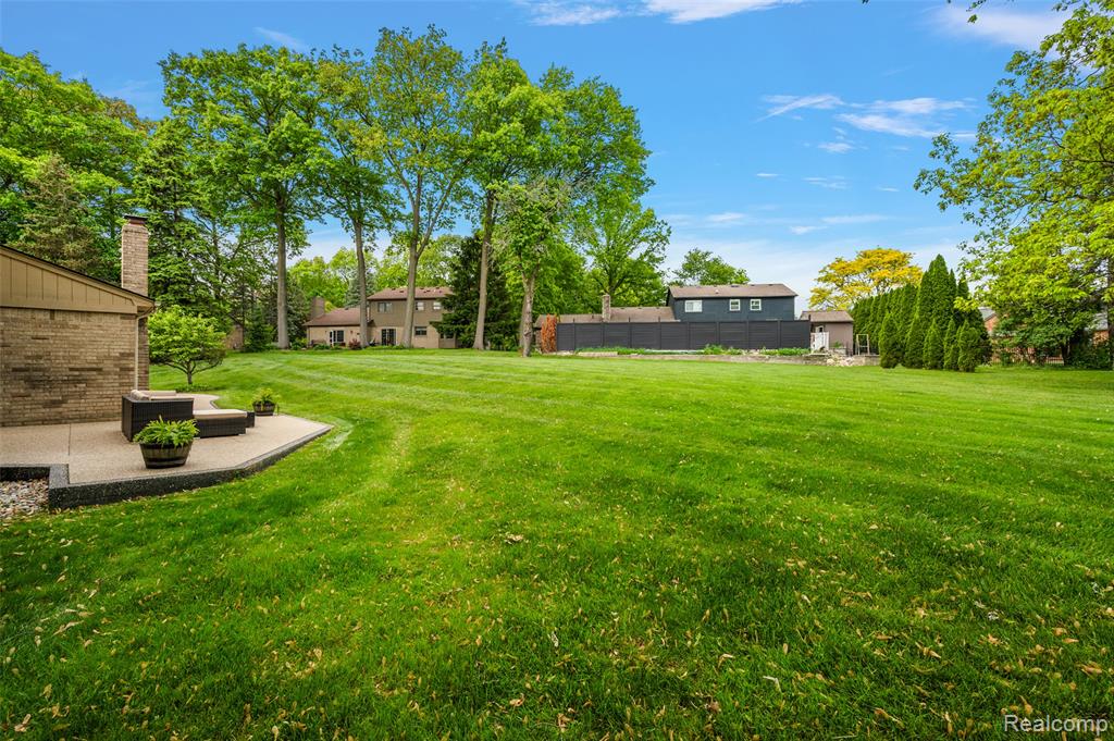6730 Whiting Drive, Troy, MI 48098 — Photo 5