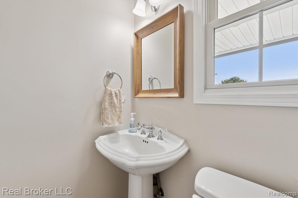 6097 High Valley Drive, White Lake, MI 48383 — Photo 20