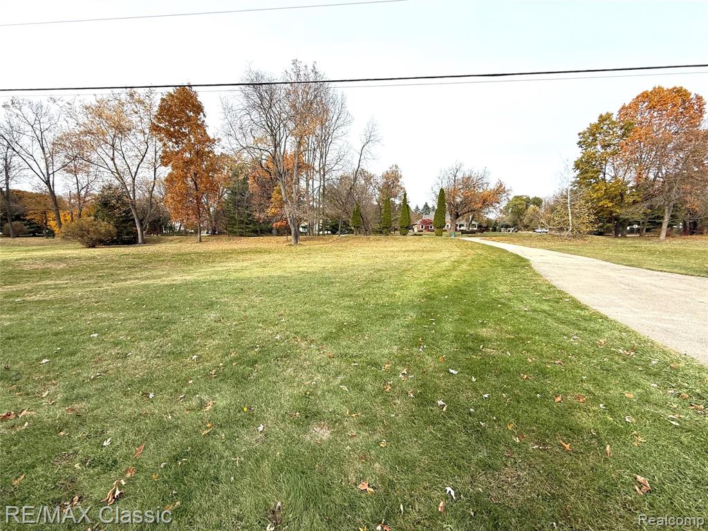 654 E Dawson Road, Milford, MI 48381 — Photo 20