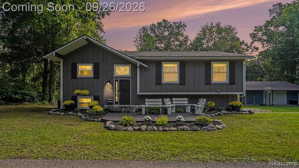 5280 Crestover, Pinckney, MI 48169