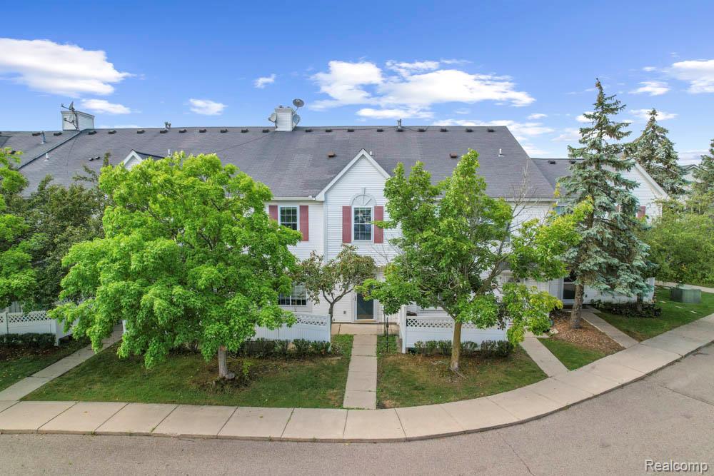 22051 Atlantic Pointe, Farmington Hills, MI 48336 — Photo 3