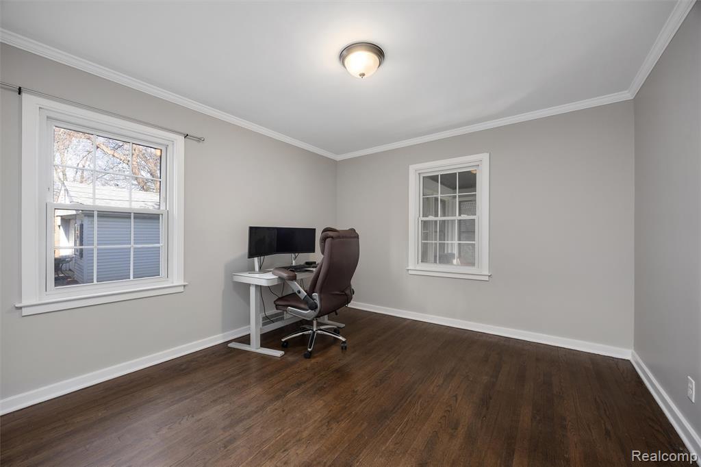 20701 Toles Lane, Grosse Pointe Woods, MI 48236 — Photo 11