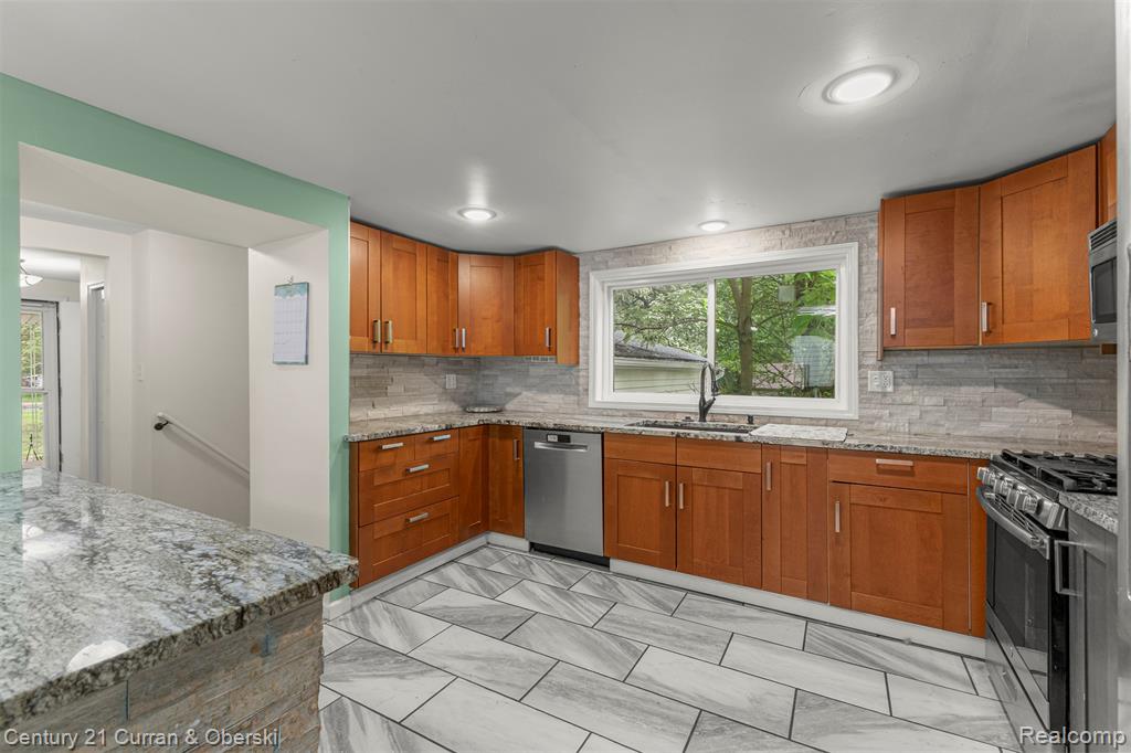 18491 Savage Road, Belleville, MI 48111 — Photo 18