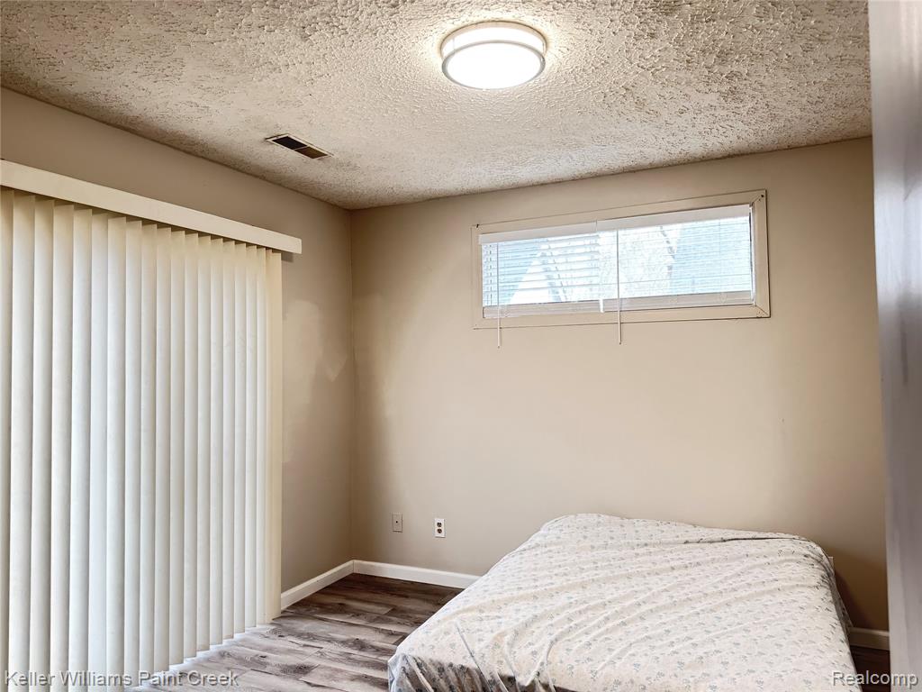 6768 Buckland Avenue, West Bloomfield, MI 48324 — Photo 17