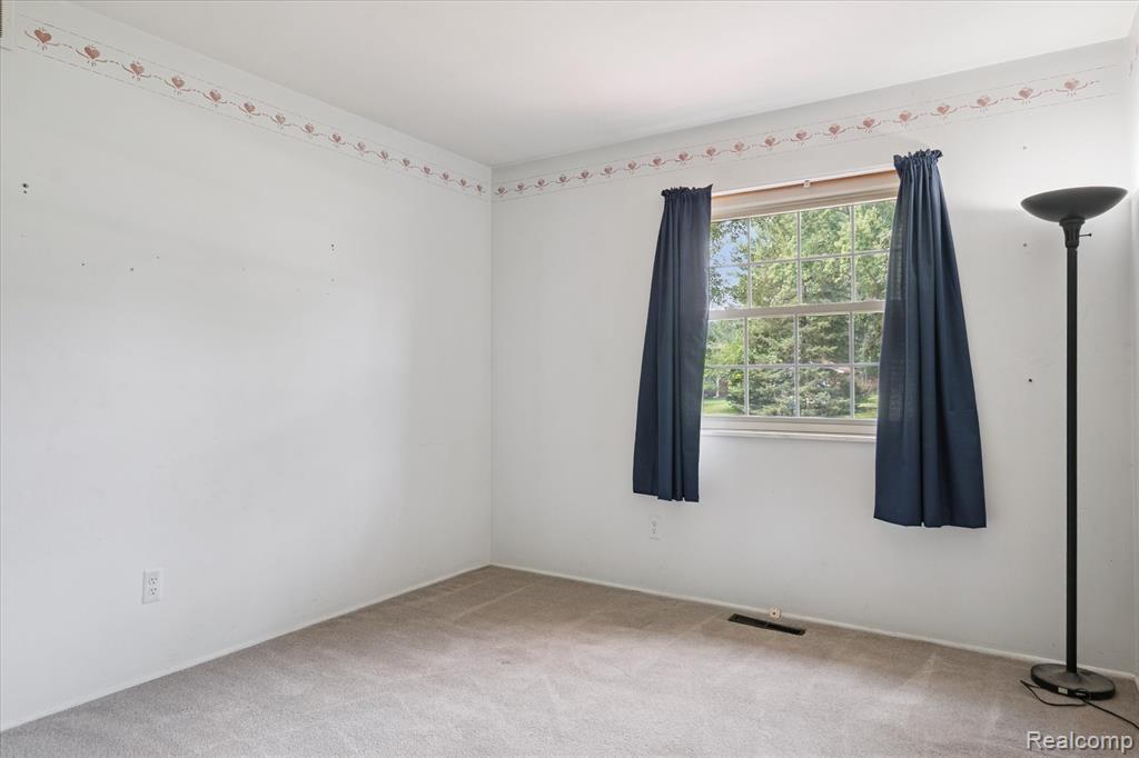 8812 Rio Vista Street, Green Oak, MI 48116 — Photo 18