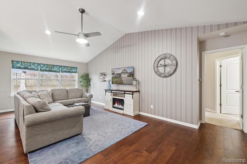 1115 PADDOCK Drive, South Lyon, MI 48178 — Photo 17