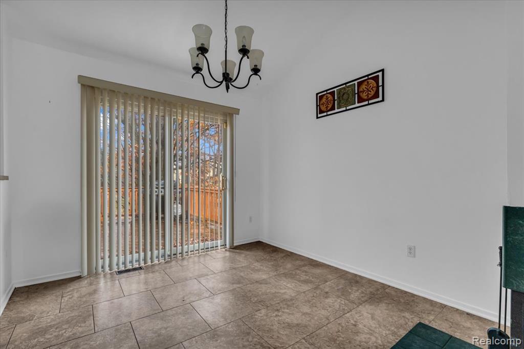 845 Canter Lane, Auburn Hills, MI 48326 — Photo 9