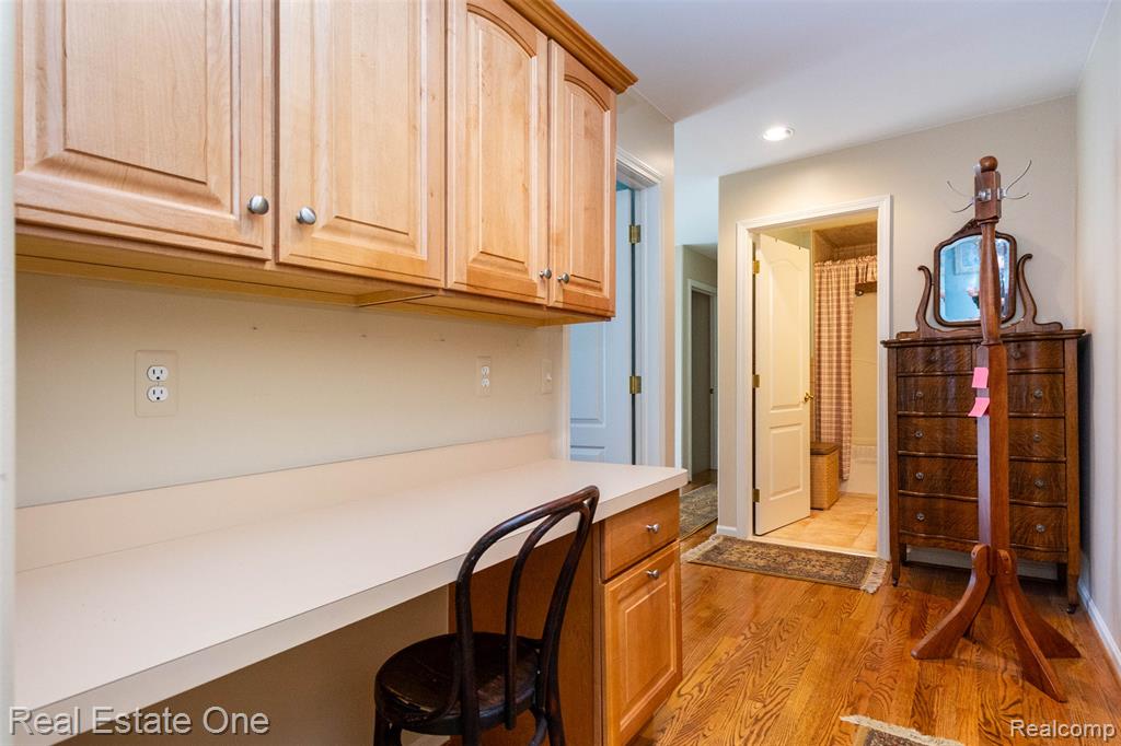 10215 Mill Pointe Drive, Goodrich Vlg, MI — Photo 38