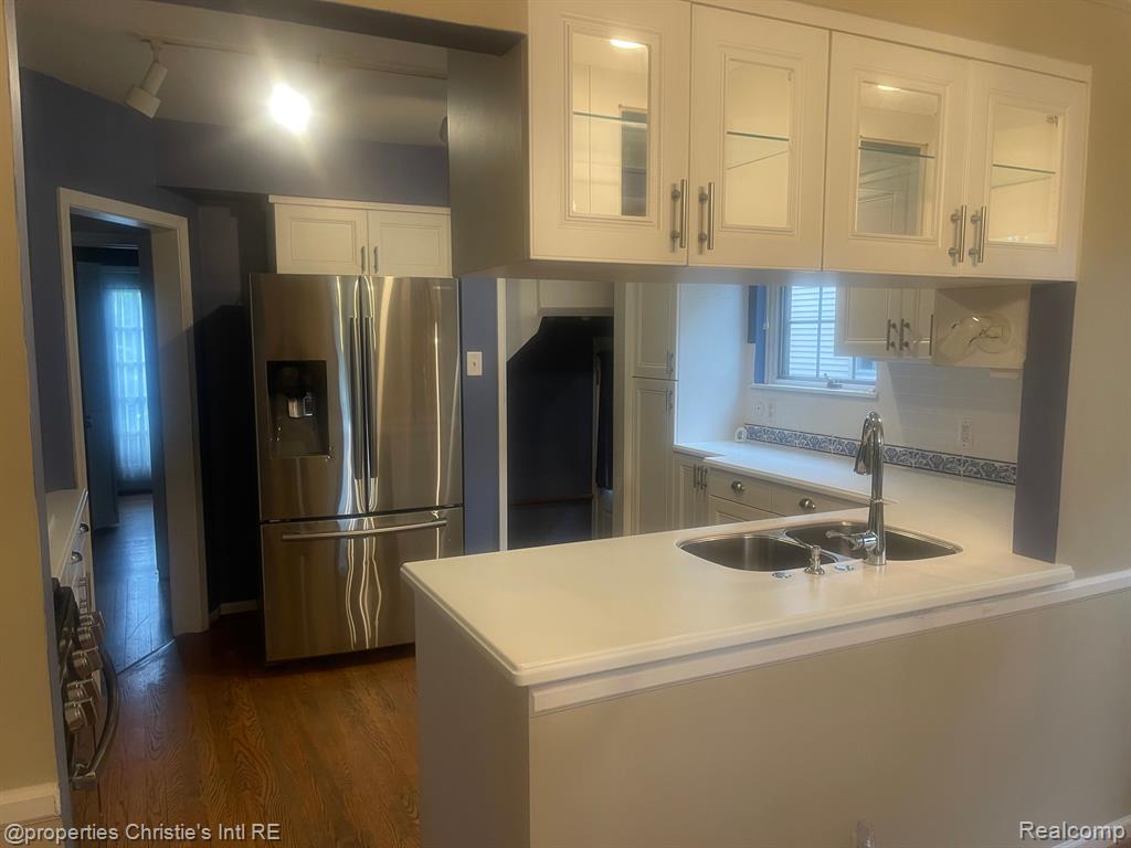 532 SAINT CLAIR Street, Grosse Pointe, MI 48230 — Photo 10