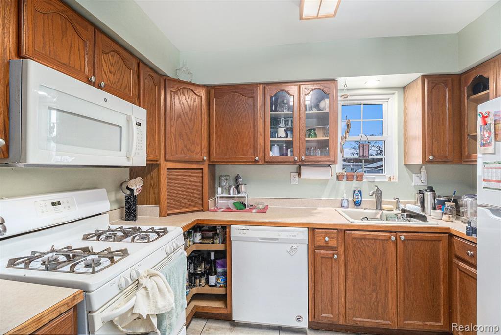935 Ottawa Avenue, Ypsilanti, MI 48198 — Photo 9
