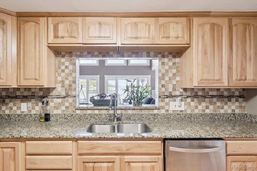 2236 Grove Park Road, Fenton, MI 48430 — Photo 10