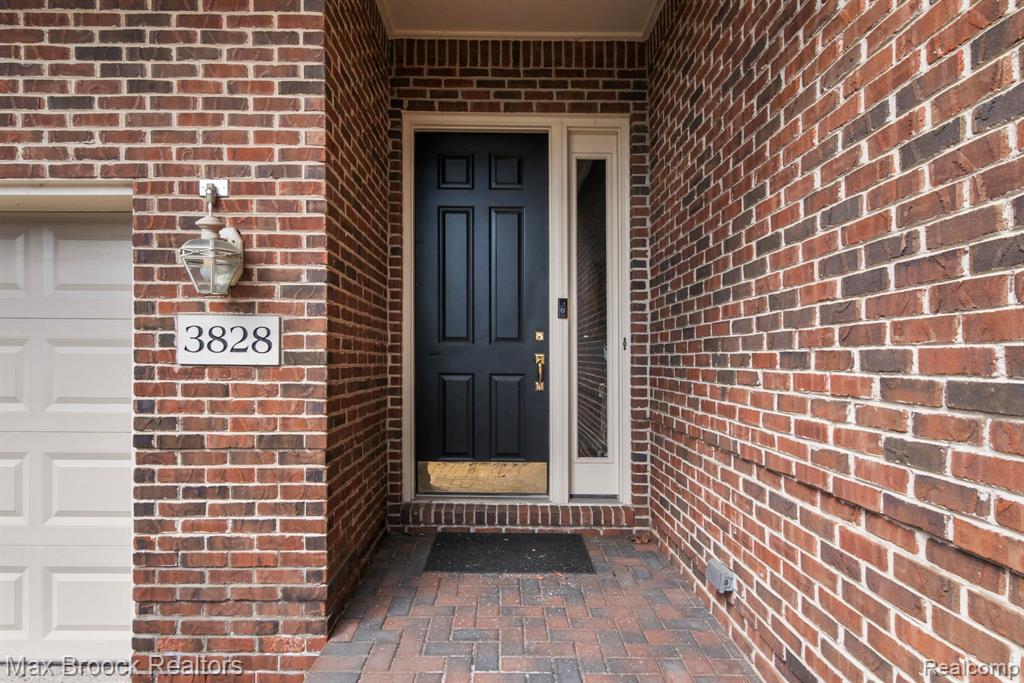 3828 PINE LAKE KNOLL Drive, West Bloomfield, MI 48324 — Photo 7