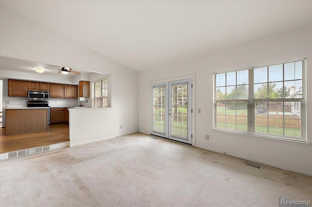 47235 SCARLET Drive S, Novi, MI — Photo 29