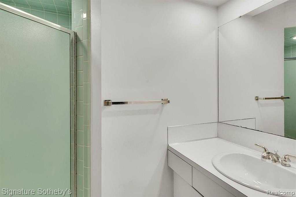 2224 LAKE ANGELUS Shores, Lake Angelus, MI 48326 — Photo 42