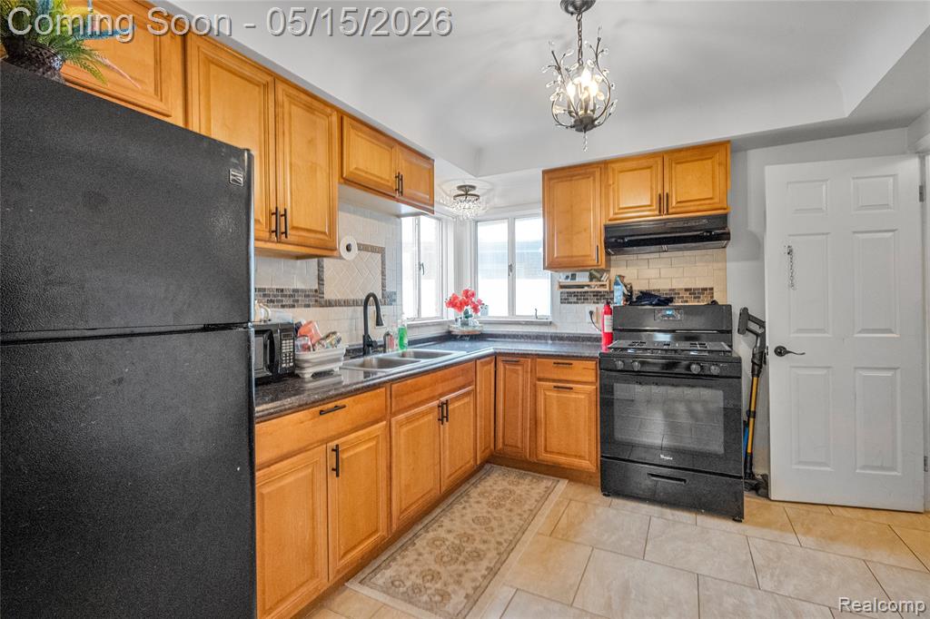 26243 Van Buren Road, Dearborn Heights, MI 48127 — Photo 8