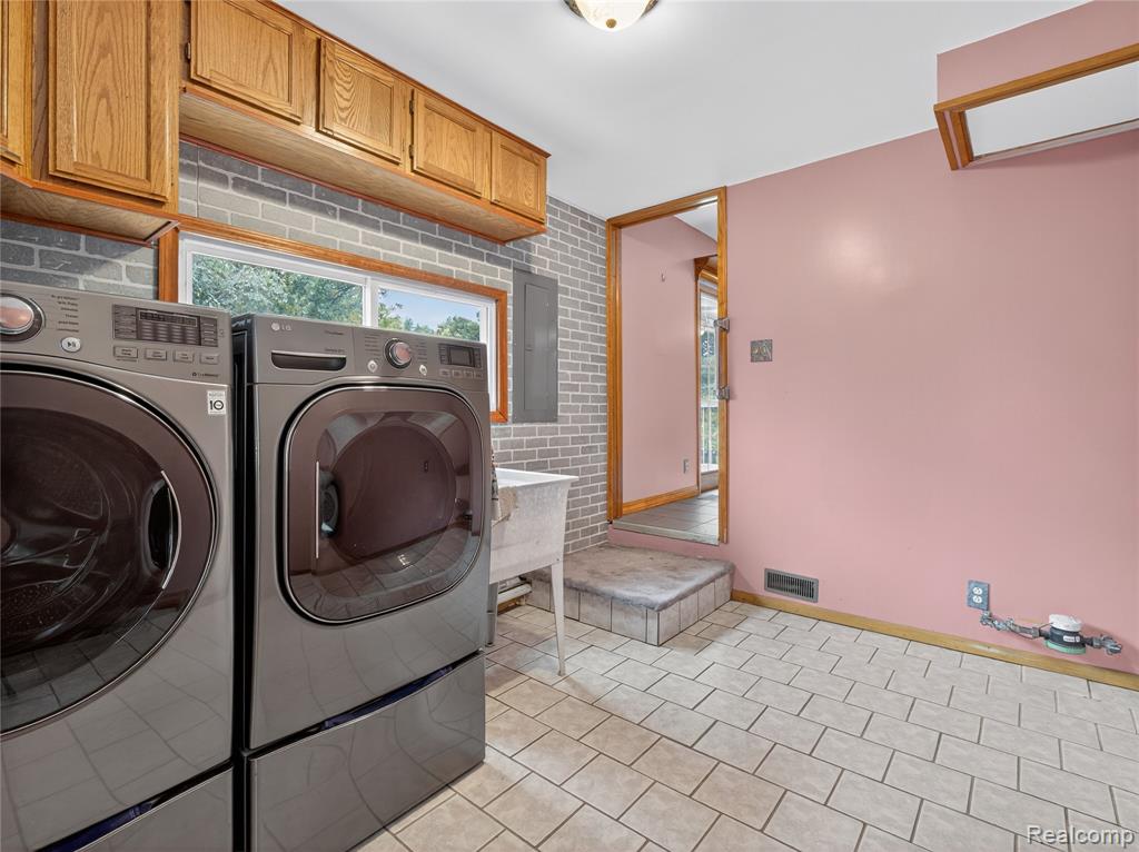 43801 Burtrig Road, Van Buren, MI 48111 — Photo 19
