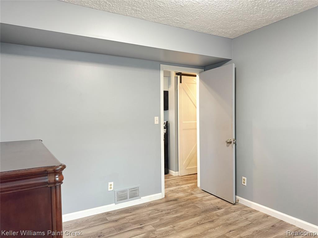 6768 Buckland Avenue, West Bloomfield, MI 48324 — Photo 16