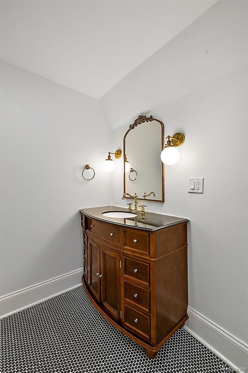 360 Lodge Drive, Detroit, MI 48214 — Photo 74