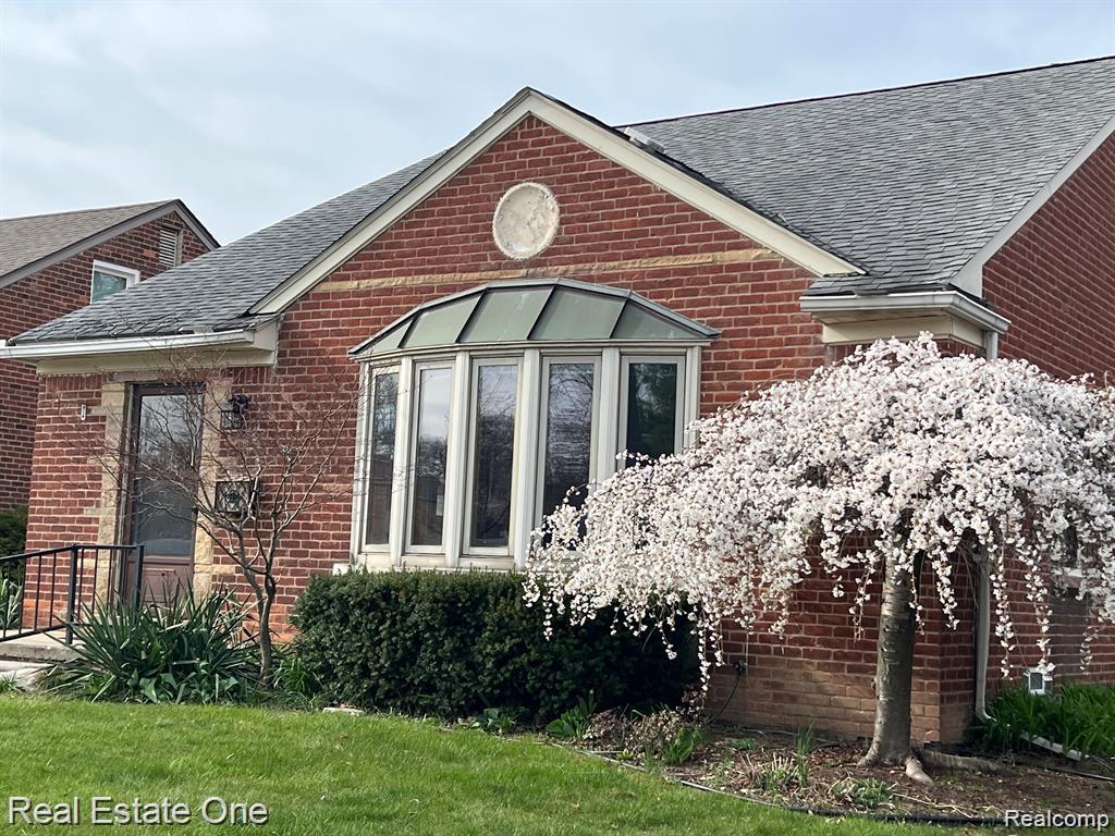 13344 Hart Avenue, Huntington Woods, MI — Photo 2