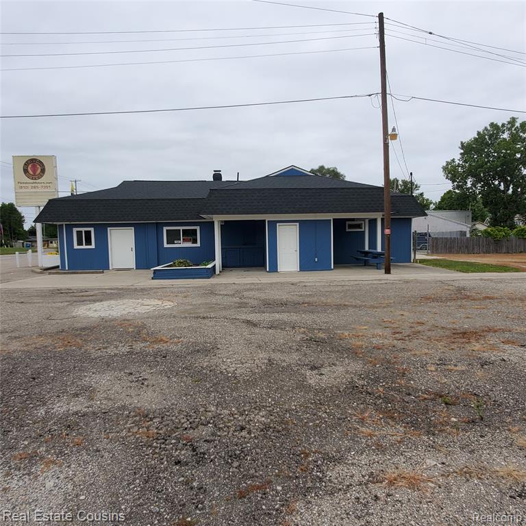 4235 Fenton Road S, Burton, MI 48529 — Photo 2