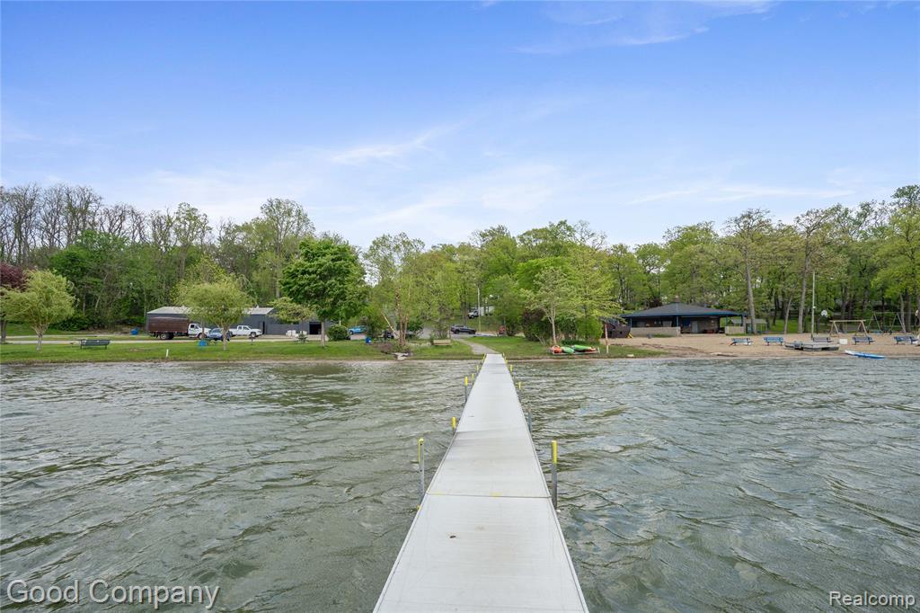 312 Dover Road, Waterford, MI 48328 — Photo 24