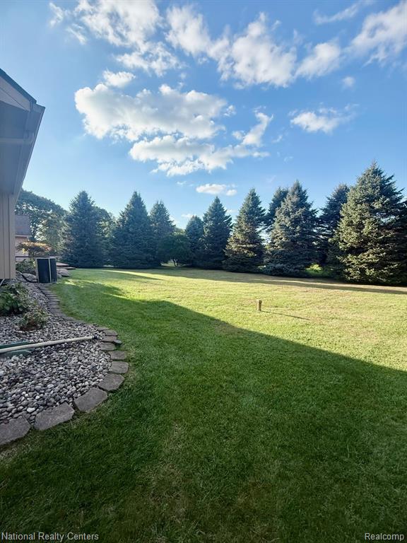 5115 Driftwood Drive, Commerce Twp, MI 48382 — Photo 10