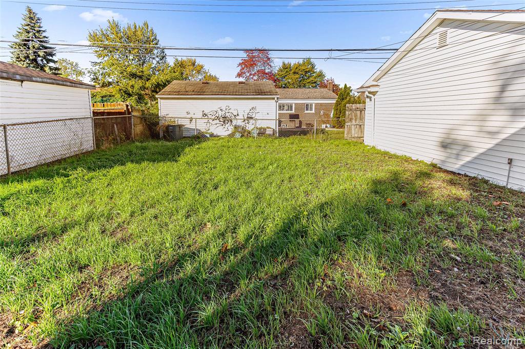 5743 Plainfield Street, Dearborn Heights, MI 48127 — Photo 8