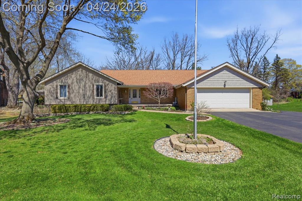 5055 Candlewood Drive, Grand Blanc, MI 48439 — front exterior