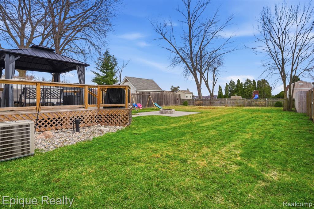 11605 Elmdale Road, Whitmore Lake, MI 48189 — Photo 25
