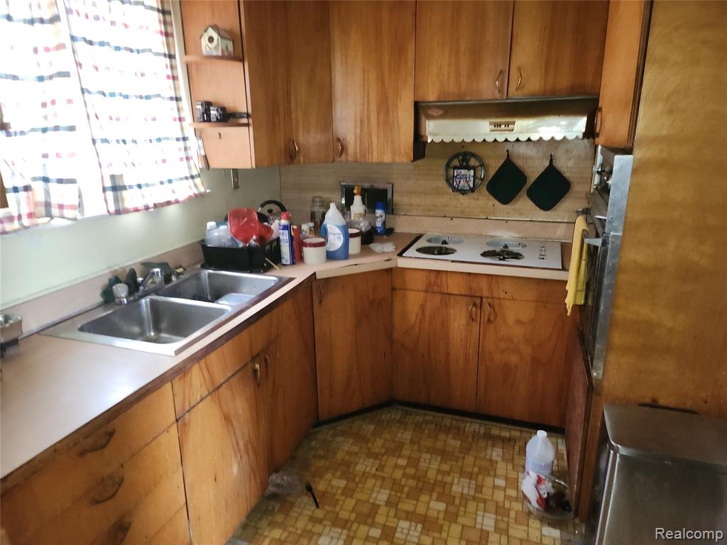 585 Owen Street, Detroit, MI 48202 — Photo 22