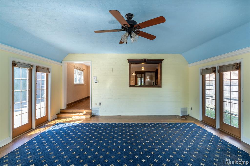1481 Oxford Road, Grosse Pointe Woods, MI 48236 — Photo 21
