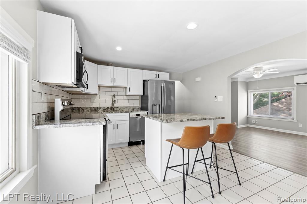 413 Chestnut Street, Wyandotte, MI 48192 — Photo 4