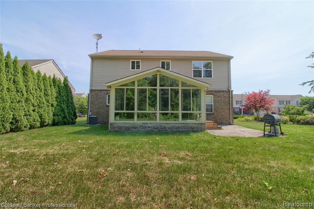 701 Montclair Street, Detroit, MI 48214 — Photo 38