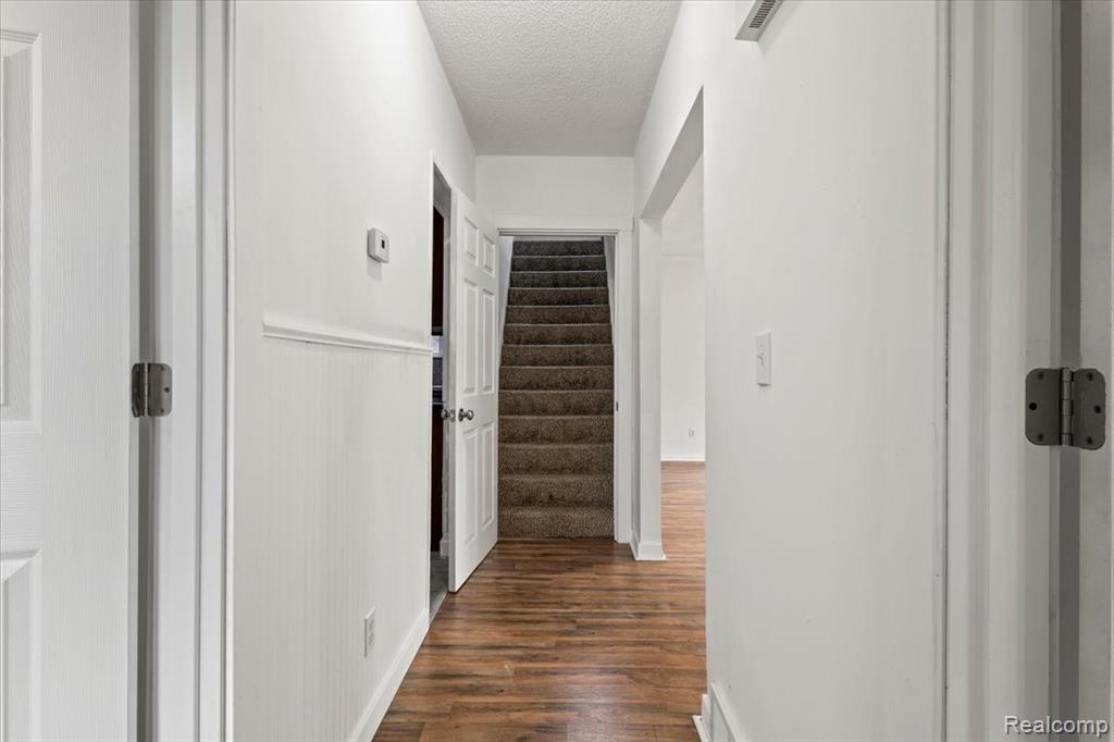 4203 Minerva Drive, Flint, MI 48504 — Photo 13