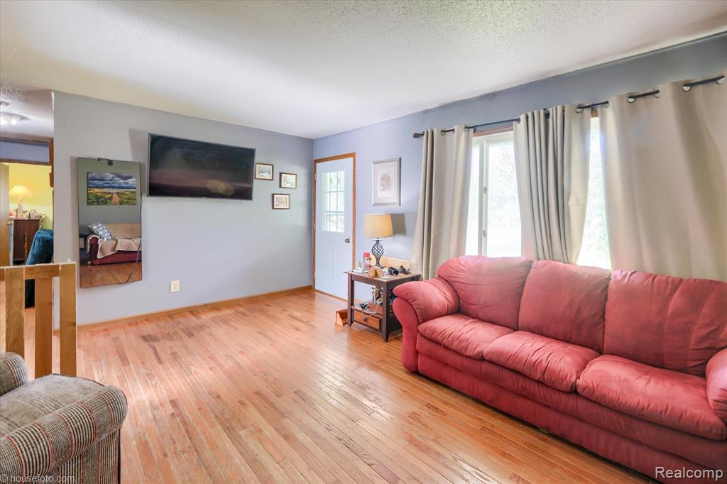 6570 Hunters Creek Road, Imlay City, MI 48444 — Photo 8