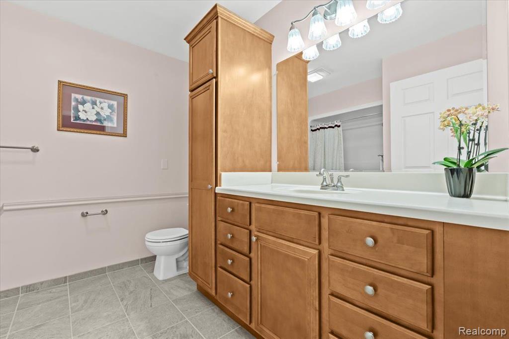 21290 JUNIPER Court, 76, Farmington Hills, MI 48336 — Photo 11