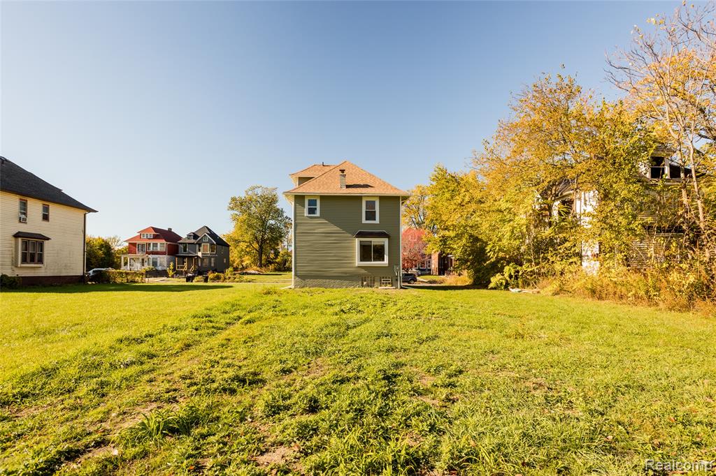 2592 Harding Street, Detroit, MI 48214 — Photo 50