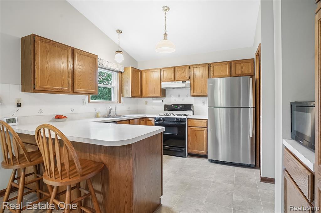 59652 Sunridge Drive, New Hudson, MI 48165 — Photo 10