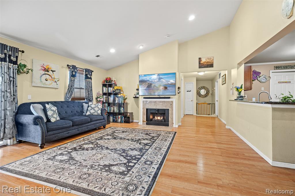 21628 Majestic Drive, Trenton, MI 48183 — Photo 9
