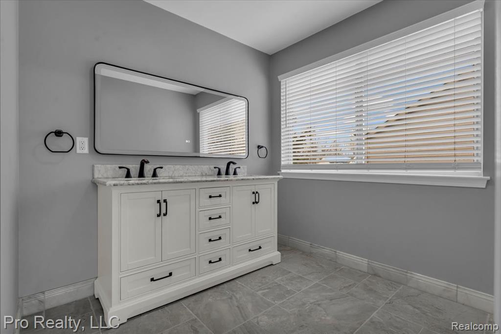 5967 Cedar Ridge Drive, Ann Arbor, MI 48103 — Photo 32