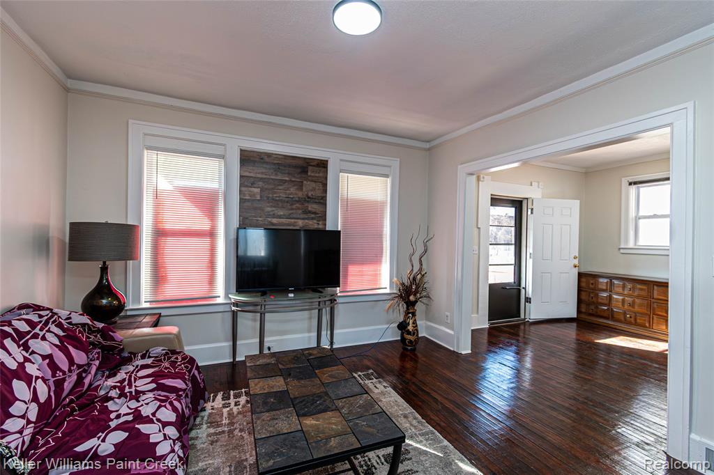 215 Winona Street, Highland Park, MI 48203 — Photo 6