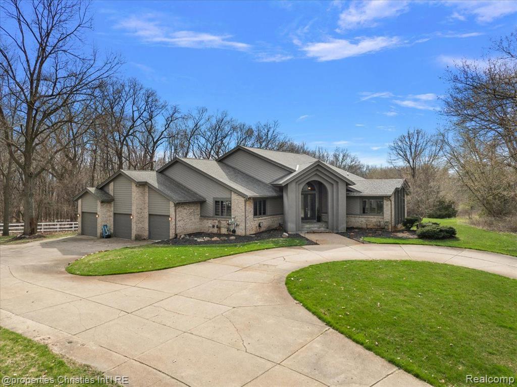 1194 EAGLE NEST CT, Milford, MI 48381 — Photo 63