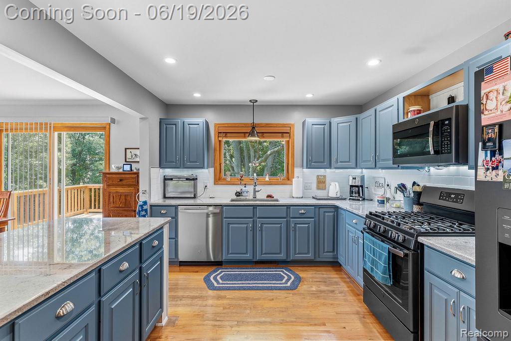 2867 Iris Lane, Hartland, MI 48353 — Photo 33