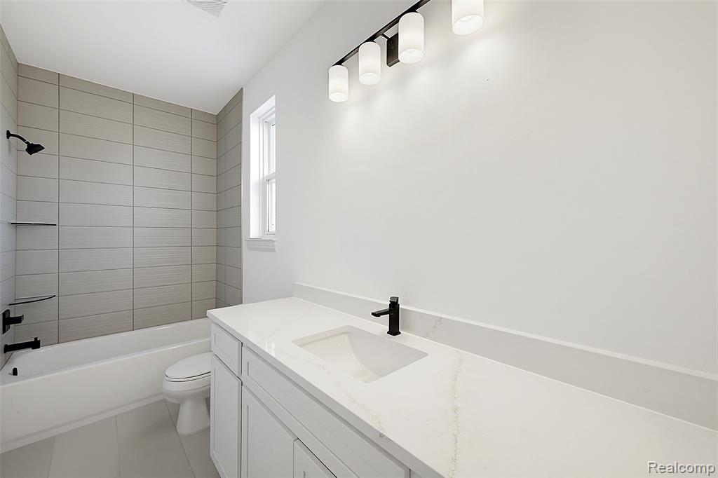 28324 Nadia Lane, New Baltimore, MI 48047 — Photo 33