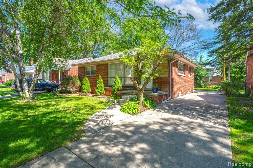 8614 GRAYFIELD Street, Dearborn Heights, MI 48127 — Photo 21