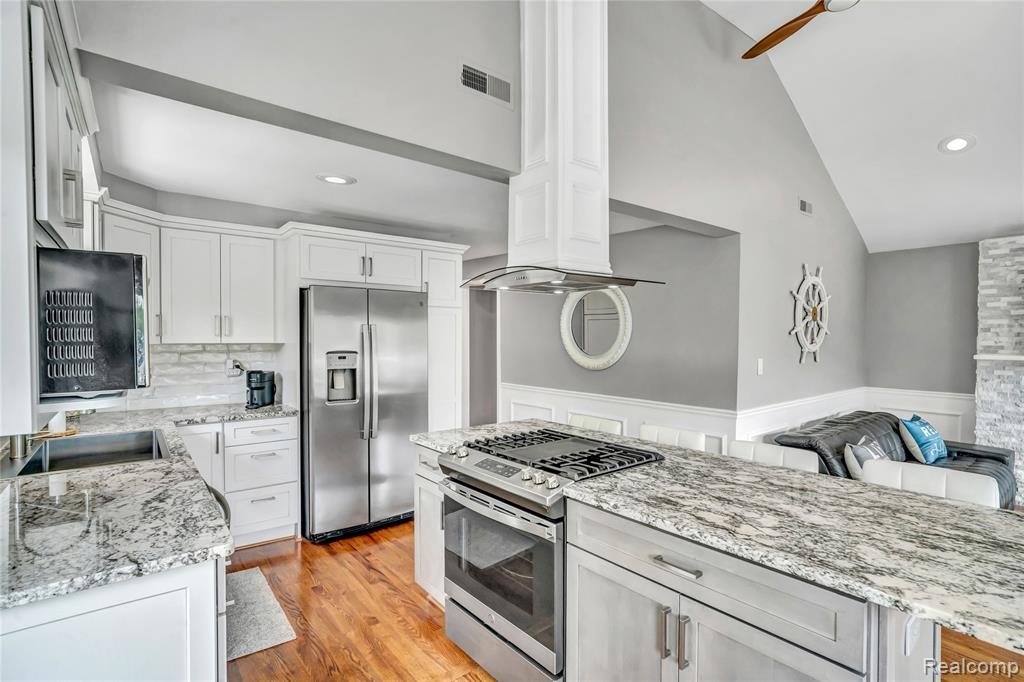 533 Bellevue Avenue, Lake Orion, MI 48362 — Photo 34
