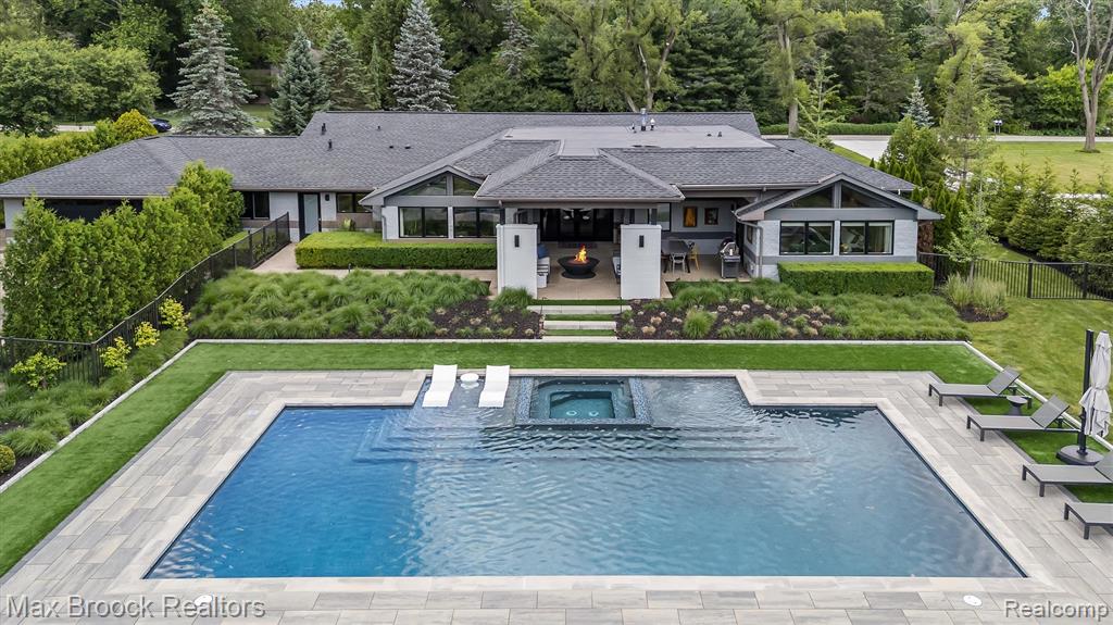7400 Parkstone Lane, Bloomfield Hills, MI 48301 — Photo 59