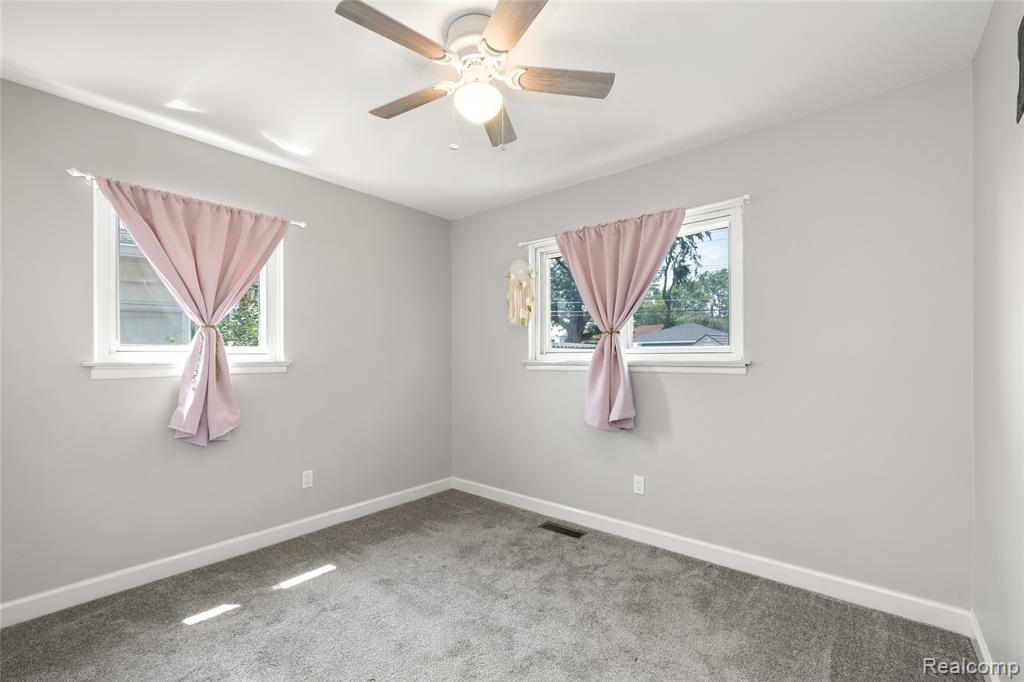 6695 Chirrewa Street, Westland, MI — Photo 14