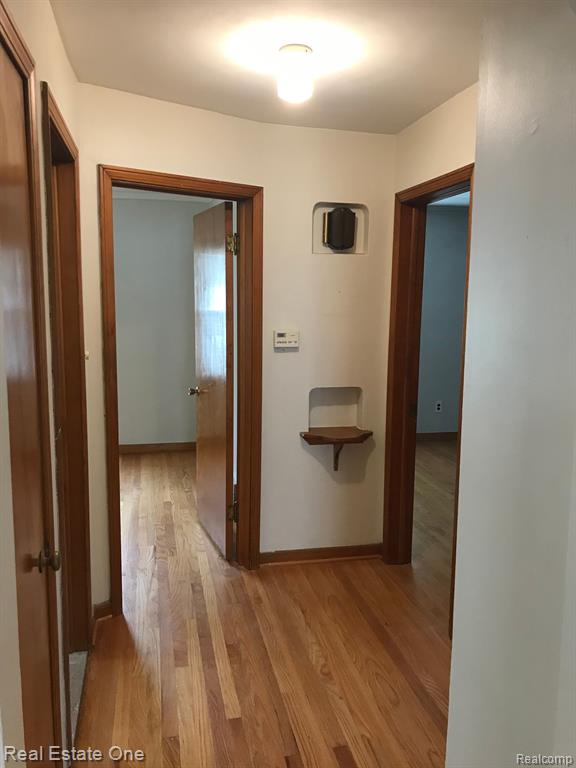706 SYMES Avenue, Royal Oak, MI 48067 — Photo 7