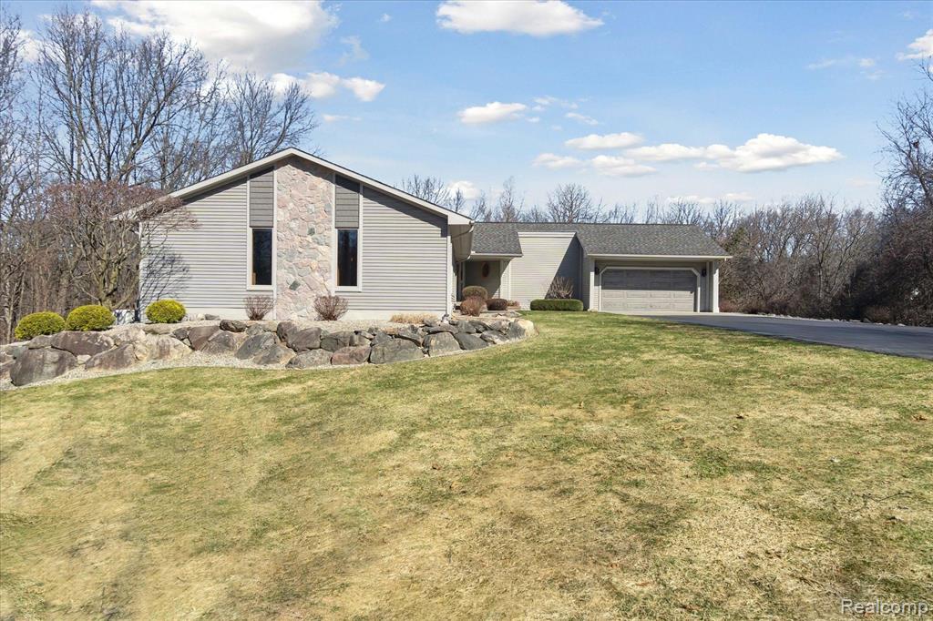 5074 CLARKSTON Road, Clarkston, MI 48348 — Photo 45